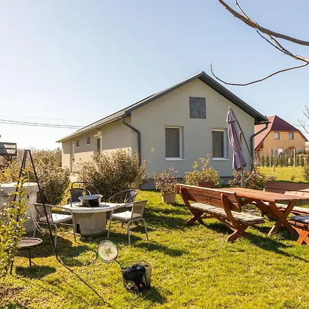 Sueni Apartment Ordacsehi